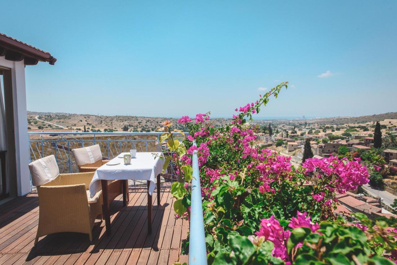 Adamos Hotel Apartments Tochni Bagian luar foto