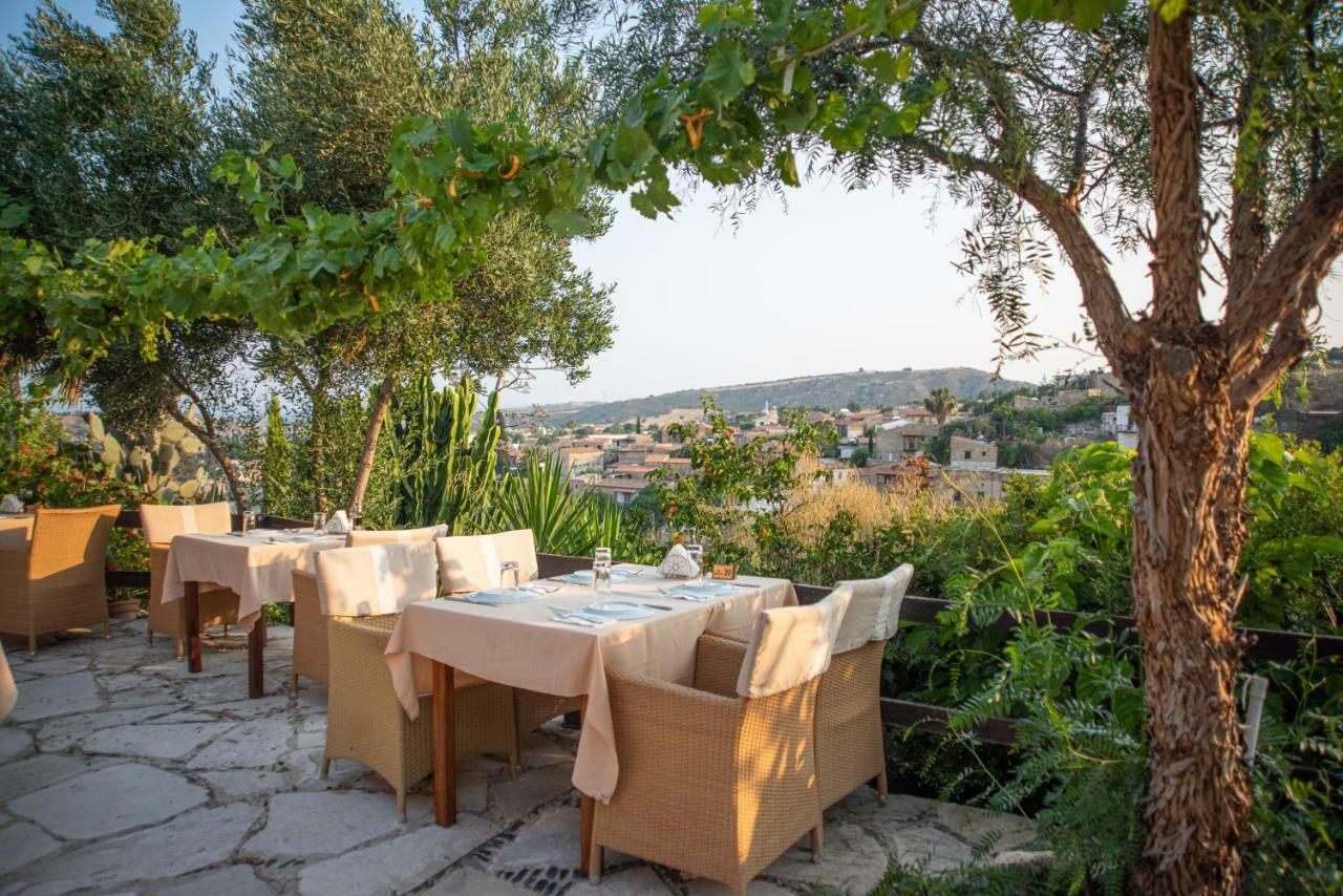 Adamos Hotel Apartments Tochni Bagian luar foto